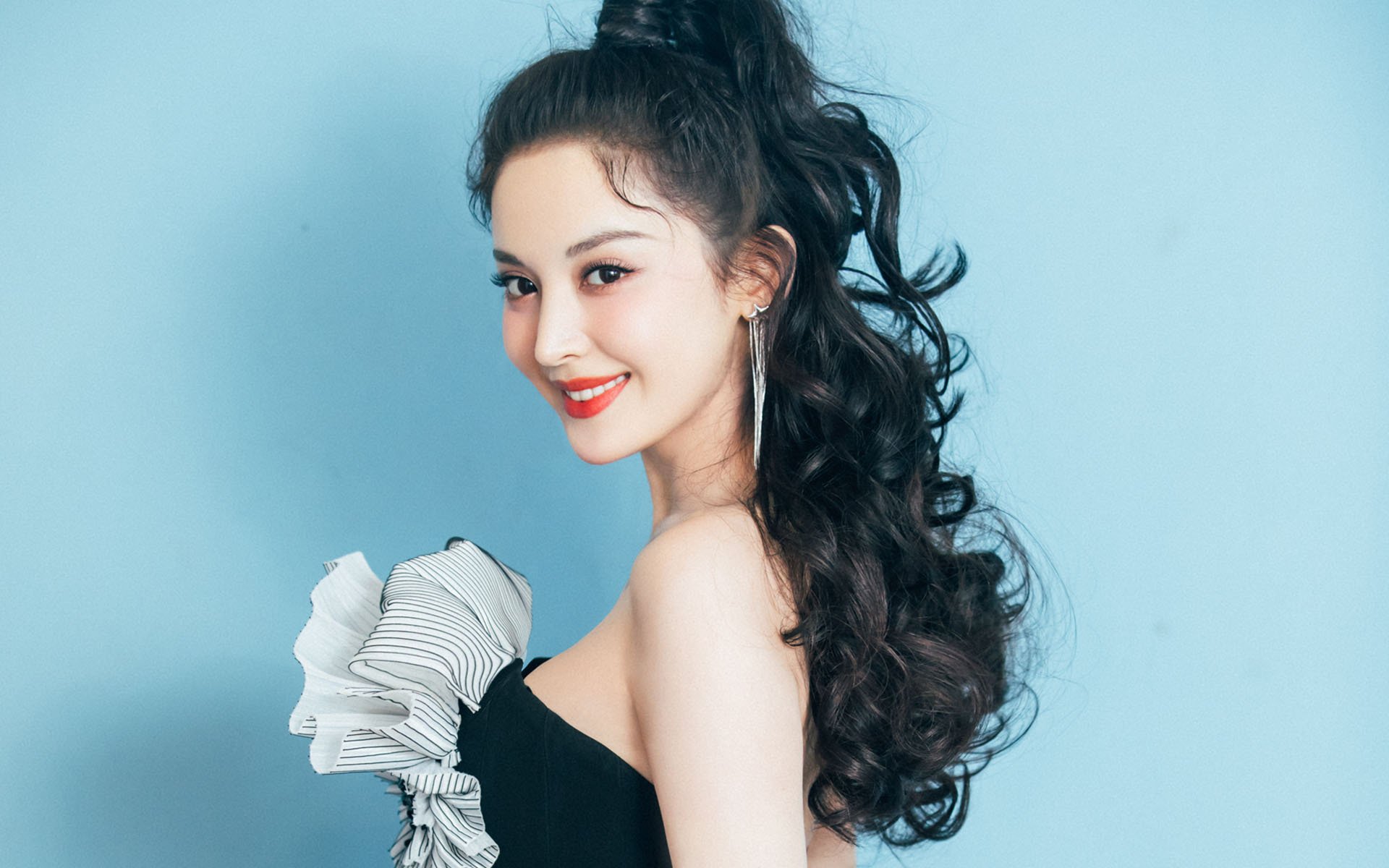 爱游戏体育（AYX）官方APP下载-_新赛季展望：潜力新星预计冲击总冠军_，全新赛季