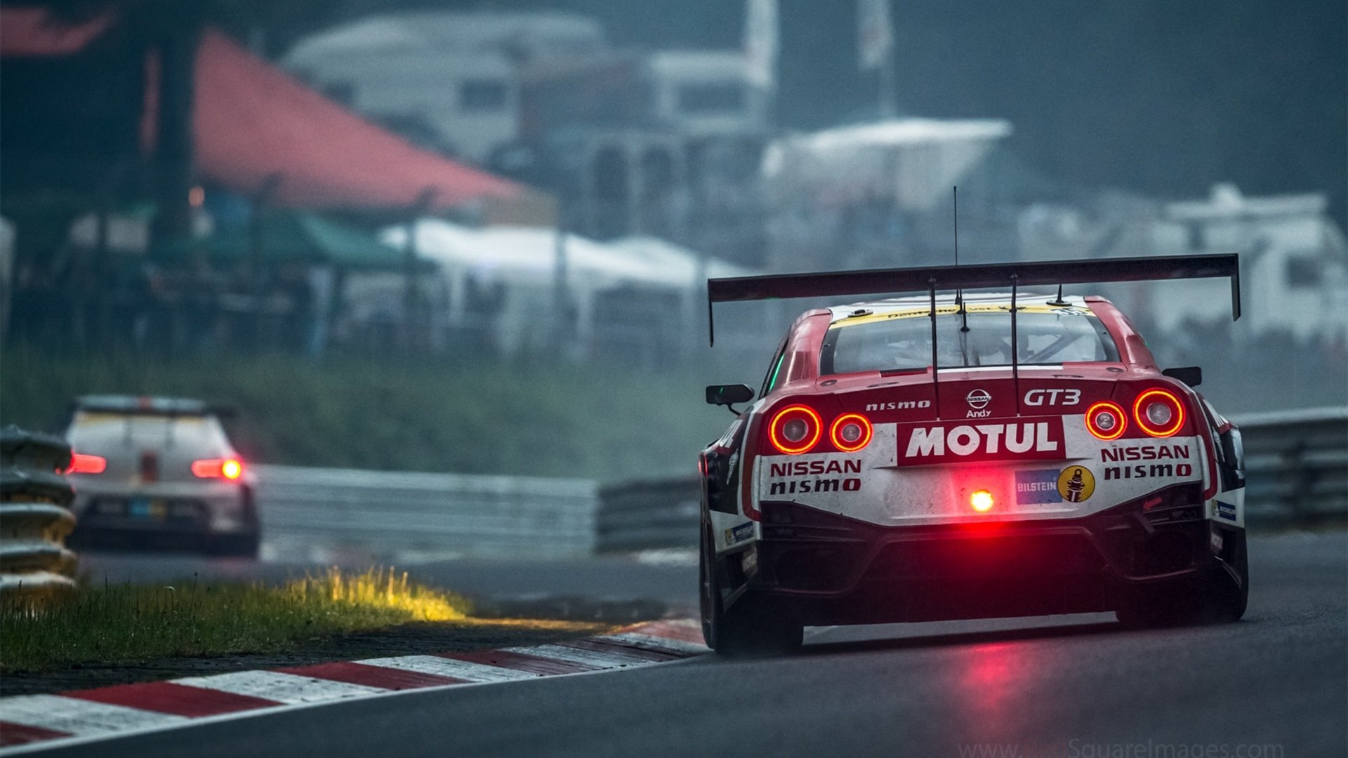 AYX官网-足球退役球员转型路径多元化探索，足球球员退役后干什么