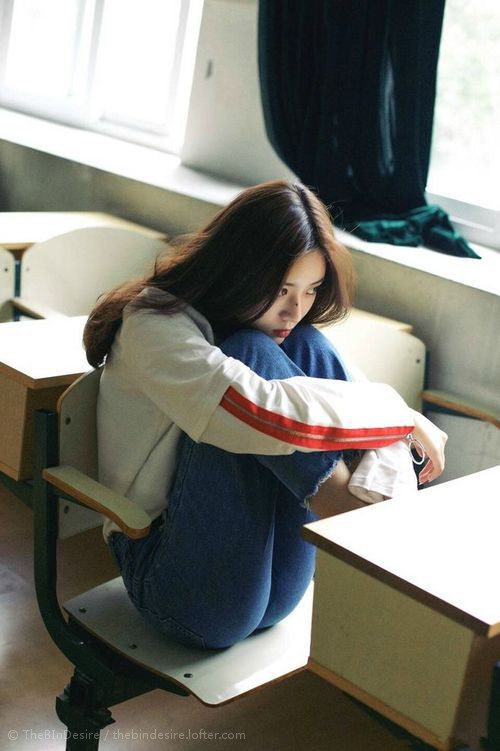 《观众互动新体验:虚拟现实中的沉浸式观赛》,沉浸式虚拟演播室