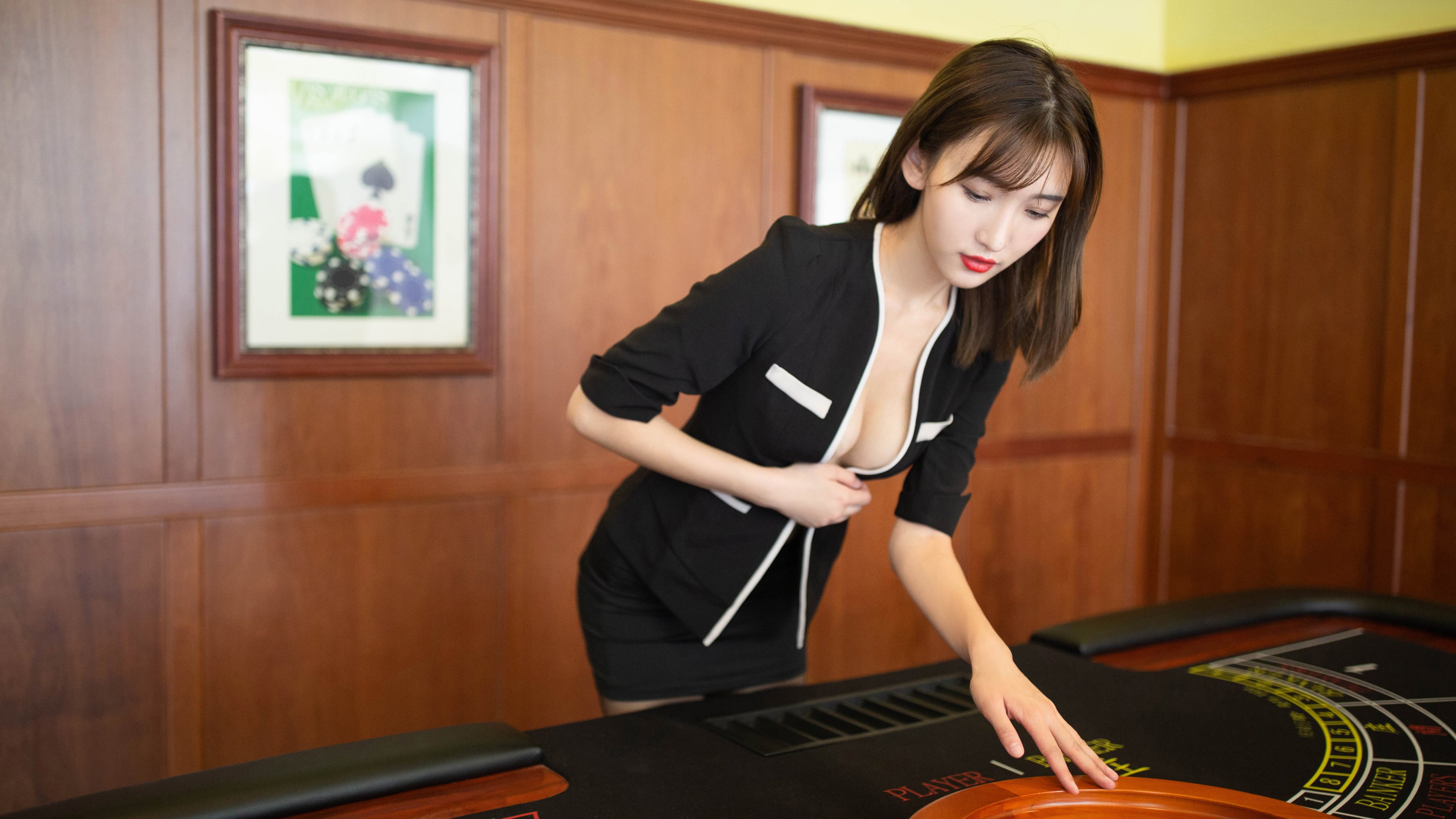 爱游戏平台-热刺与桑普顿交手，谁能夺得胜利？，热刺吵架