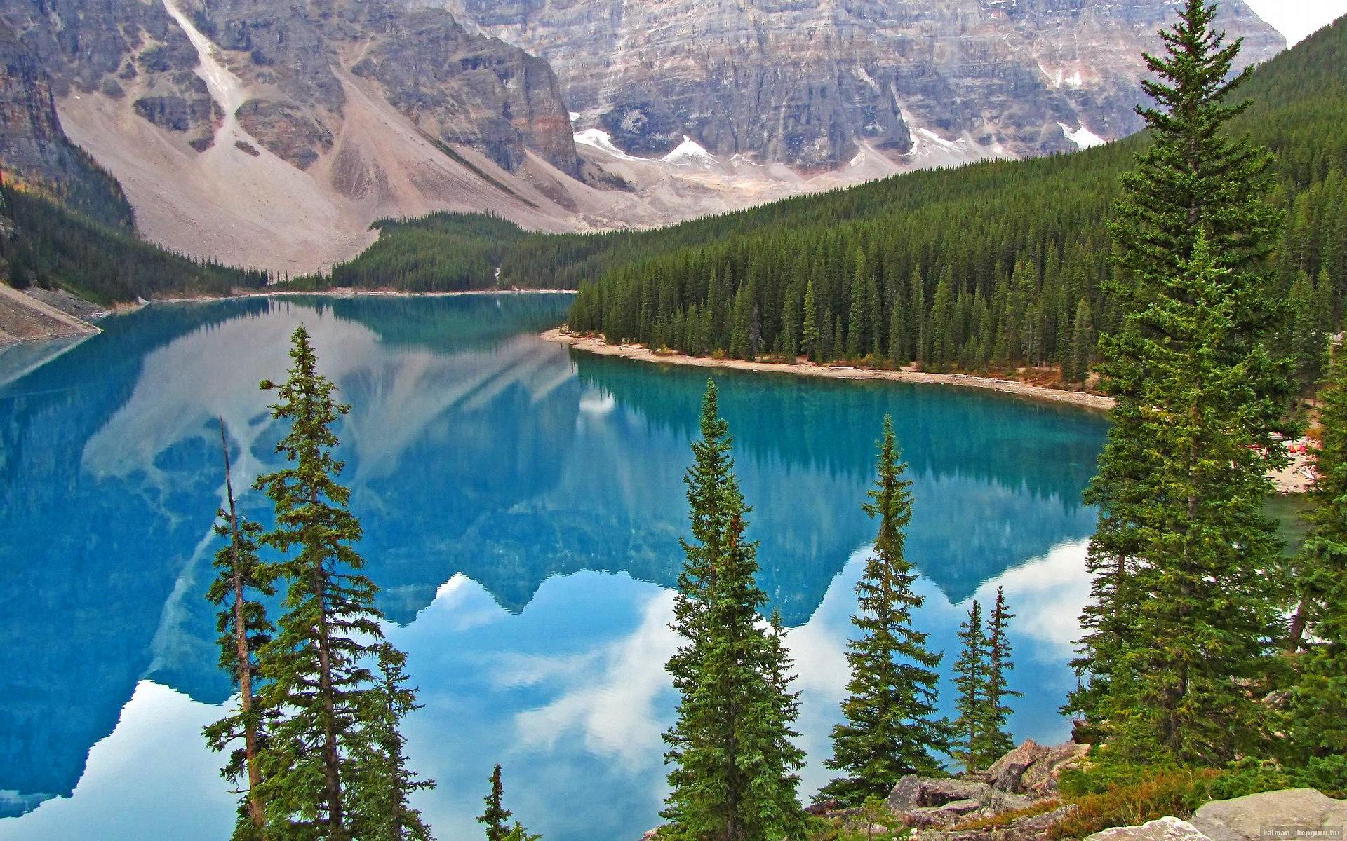 爱游戏中国官方网站平台-塞维利亚主场2-0战胜赫塔费，继续领跑西甲积分榜，西甲塞维利亚vs塞尔塔