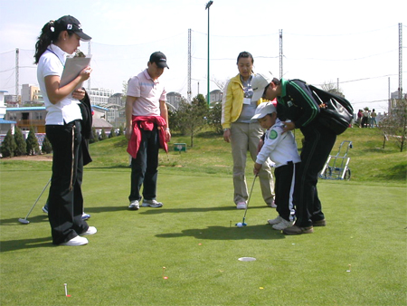 包含爱游戏体育:高尔夫比赛中的心理博弈，顶级选手心路的词条