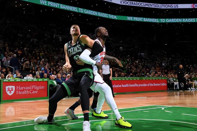 爱游戏体育：凯尔特人队季前赛：波尔津吉斯融入迅速，进攻端展现多样性的简单介绍