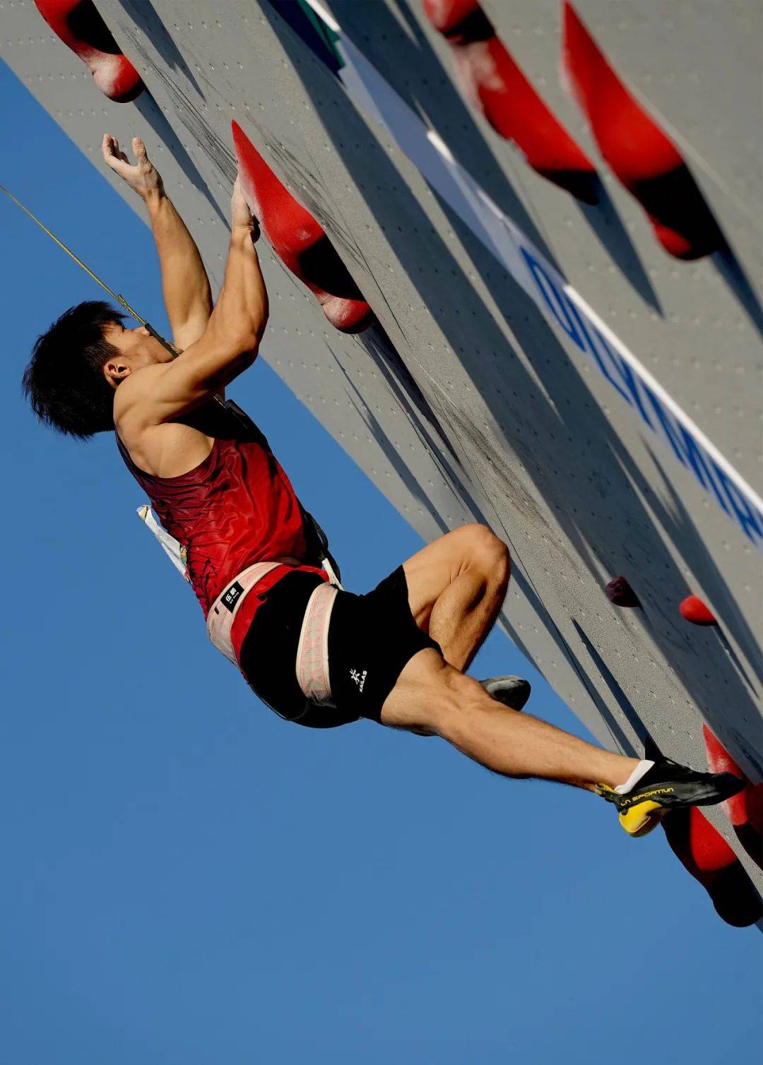 爱游戏体育:心理素质与运动表现：深度探讨运动员的内心世界的简单介绍