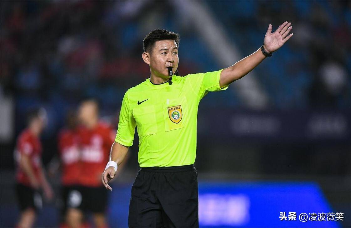 关于爱游戏体育:中超联赛裁判:接受视频助理裁判(VAR)培训,提升执法水平的信息 关于爱游戏体育:中超联赛裁判:接受视频助理裁判(VAR)培训,提升执法水平的信息