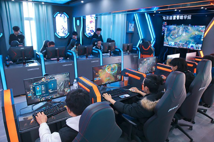 AYX GAMING-关于爱游戏体育:电竞城市综合体揭幕：体验中心与比赛场地融合的信息