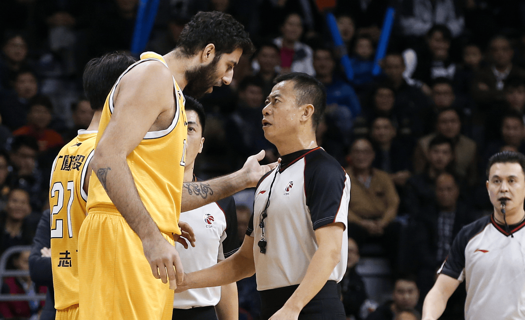 爱游戏体育官方网站-爱游戏体育:西甲的裁判判罚争议：影响比赛结果的因素的简单介绍